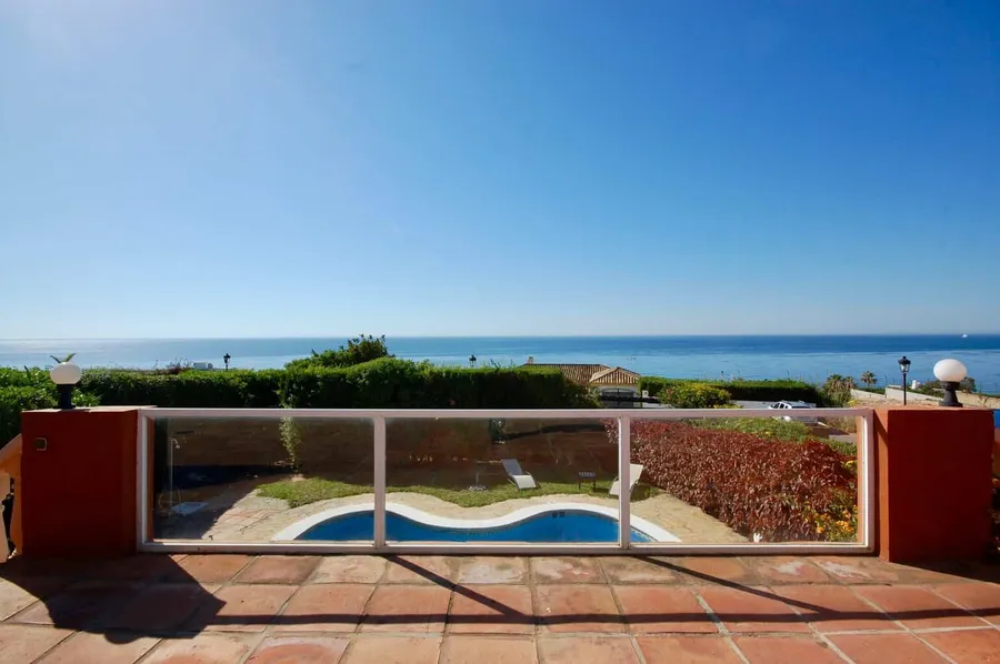 Villa am Meer mit spektakulärer Aussicht