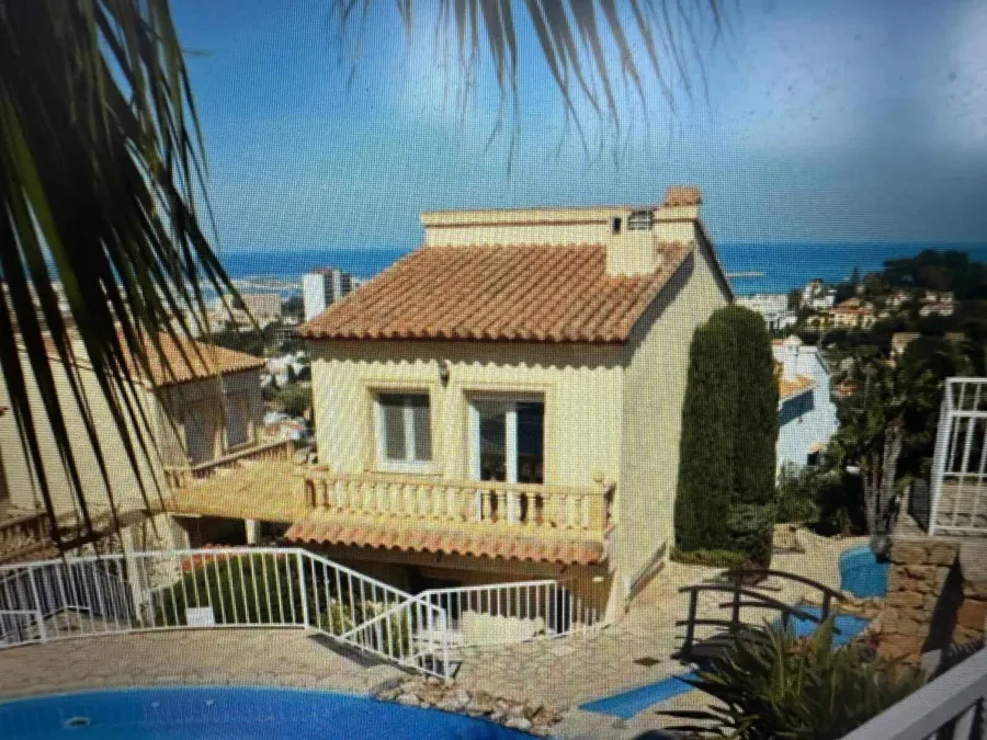 Denia (Costa Blanca) Kleines Haus mit Meerblick gegen Malen